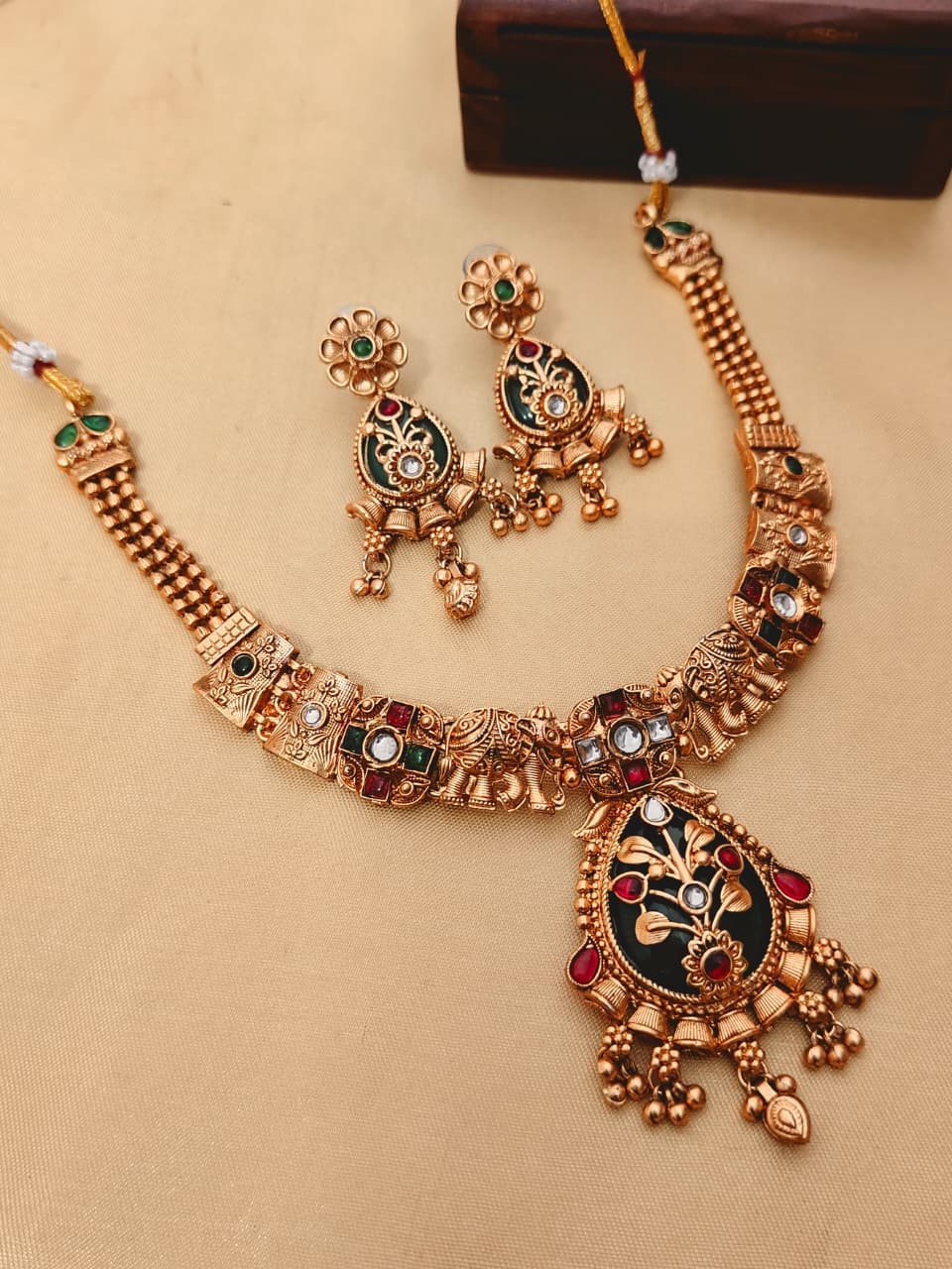 Beautiful Premium Quality Gold Plated Heritage Matt Chokker With Beautiful Earrings….